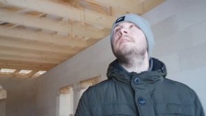 Кладка газобетона на пену зимой. Строительство загородного дома. Кирики-Улиты 1.2