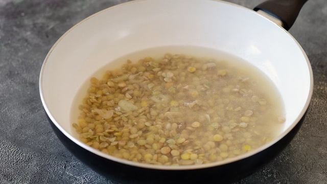 Чечевица в томатном соусе