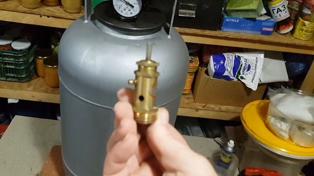 Тушенка. Автоклав. Варю тушенку .Обзор 1часть. смотреть онлайн