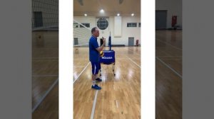 Игра в падении с дальнейшим перекатом/волейбол