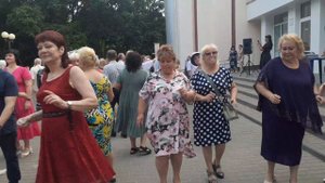 Тополиный пух."SEVENROSE".В Гомельском парке. 18.06.2023.