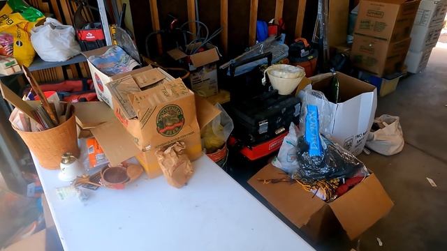 Купили склад с вещами из прошлого века. Впервые нашли дорогие карточки. Всего не перечислить! смотреть онлайн