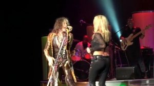 Steven Tyler and Britney Spears Tribute perform Walk This Way