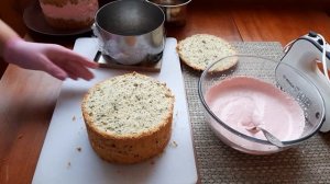 Великолепный торт, с клубничным муссом! Просто тает во рту! Просто и Вкусно