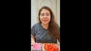 Мукбанг Сельдь под розовым майонезом/Я впала в детство😄