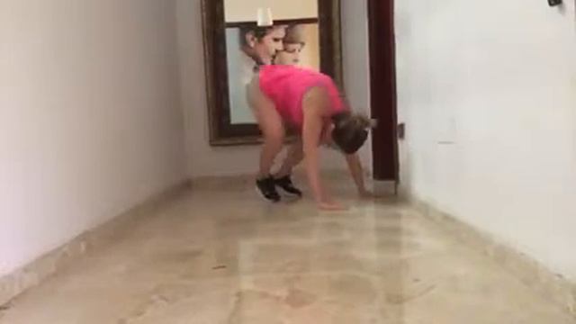 Стульчик и 15 берпи смотреть онлайн