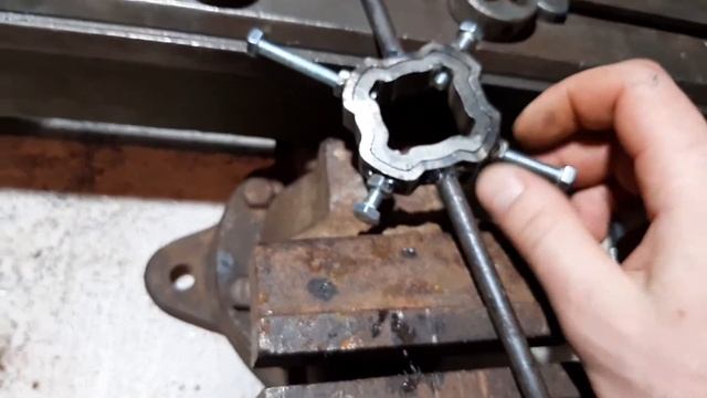 Самодельный плашкодержатель из кардана смотреть онлайн