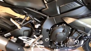 Yamaha MT-10 Akrapovic Mid Pipe Walk Around and Flyby LOUD