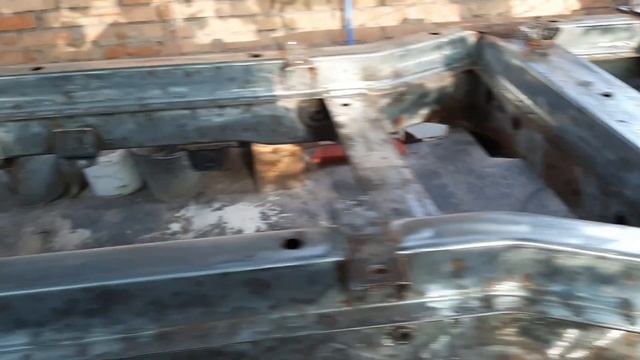 Раму вычестил ,попескоструил, кислотником загрунтовал, акрилом закрыл. Mersedes sprinter смотреть онлайн