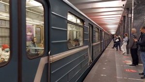 81-717/714 номерной на станции Водный Стадион