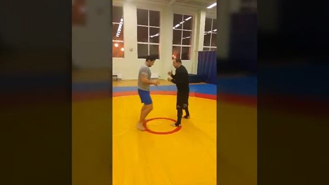 Русское Джиу-Джитсу. Защита от прохода в ноги. смотреть онлайн