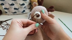 Оживляю олененка. Кмофортер крючком. Вышивка мордочки #вязаниекрючком #игрушкидлямалышей #комфортер