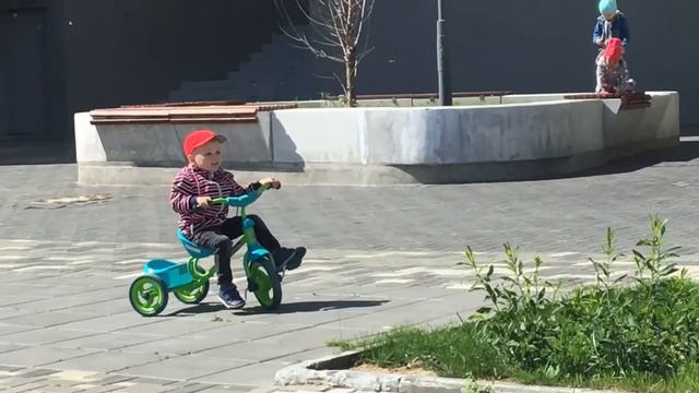 Мирослав на променаде смотреть онлайн