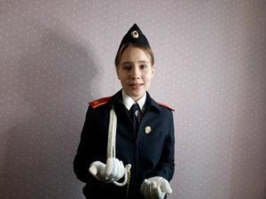 Сметанина Владислава, 14 лет. И. Расшивалова. "Когда весь мир весит на волоске."