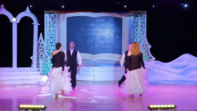 Рождественский бал от группы "Сеньоры" ансамбля спортивного бального танца "Современник". смотреть онлайн