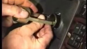 Снятие и установка замка зажигания w202
