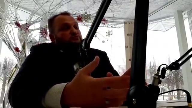 Электронная школа - угроза нашей Родины! Николай Мишустин на радио смотреть онлайн