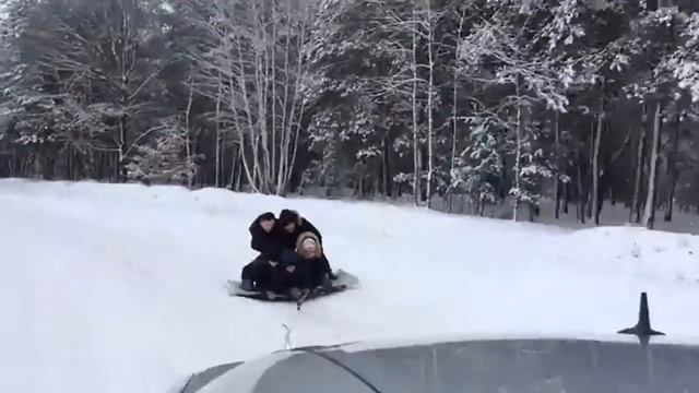 Катание на капоте зимой 04.02.17 смотреть онлайн