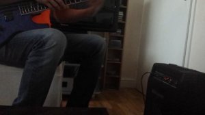 Jackson JS3Q Concert Bass guitar ,Behringer BXL 450A  - tapping.