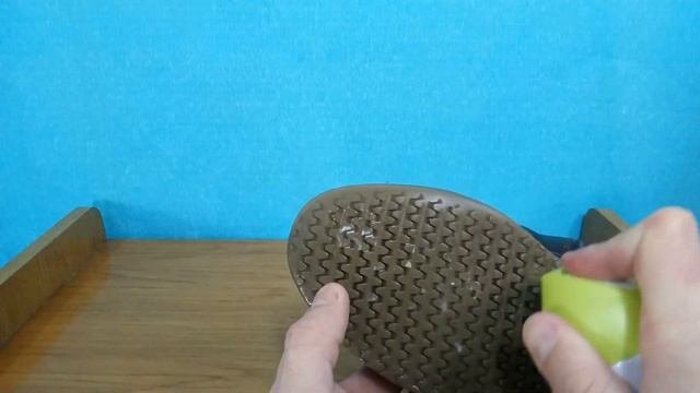 НЕСКОЛЬЗКАЯ ЗИМНЯЯ ОБУВЬ / КАК СДЕЛАТЬ ПОДОШВУ НЕСКОЛЬЗЯЩЕЙ / ЛАЙФХАК ДЛЯ ЗИМЫ