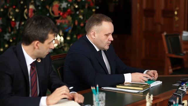 Аман Тулеев провел рабочее совещание по развитию Кемеровского района (11.01.2018) смотреть онлайн