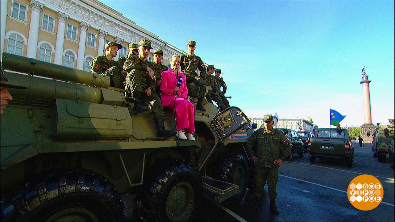 Включи санкт. Парад военной техники. Парад в Санкт Петербурге. Парад Победы в Санкт Петербурге. Парад Победы военной техники.