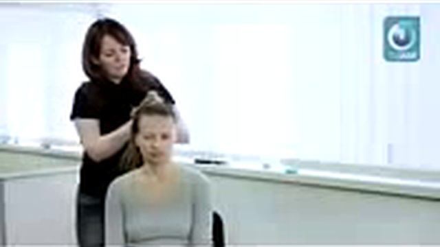 КАК ЗАПЛЕСТИ КОСУ Обратная коса На изнанку Объемная смотреть онлайн