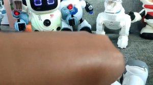 kinds of robot dance heroes