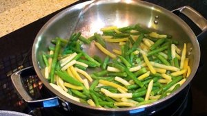 Курица с киноа и овощами. Киноа как готовить. Киноа с овощами.