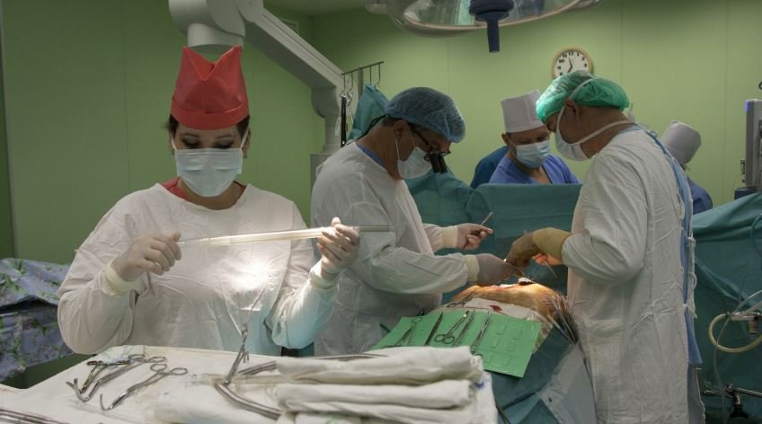 Уникальная операция: врачи удалили осколок из сердца участника спецоперации