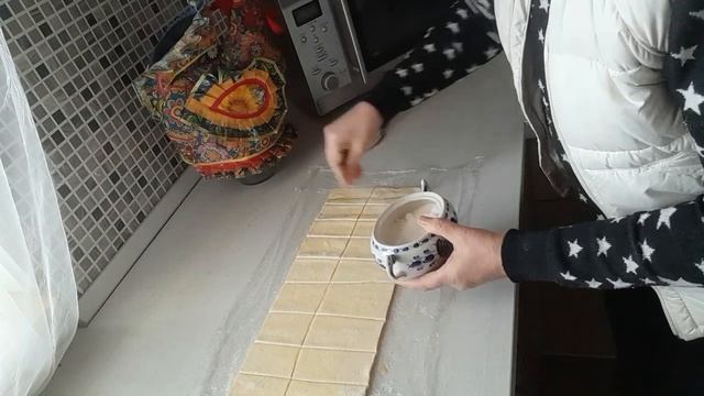 Быстрые хрустящие слоёные язычки.