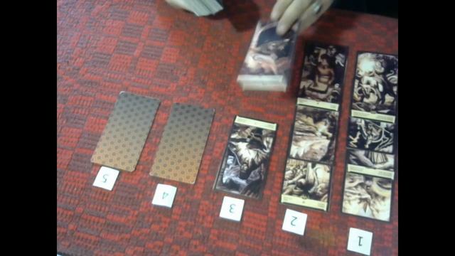 расклад на колоде Таро Черные гремуары : Стоит ли открыть новое дело? смотреть онлайн