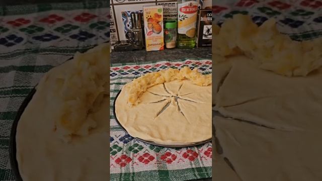 Пирог с картофелем ,сыром и ветчиной. 2023 смотреть онлайн