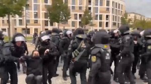 ?? #Germany Митинг в Германии закончился в автозаке⚠️☝️