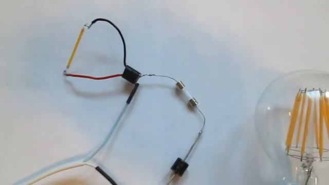 Светодиодная полоска из LED лампочки Ильича смотреть онлайн