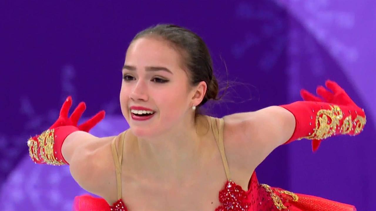 Фигуристка Алина Загитова обеспечила россиянам "серебро" в командном турнире на Олимпиаде