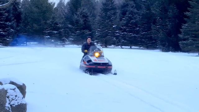 Crazy Fast Polaris Snowmobile 650 смотреть онлайн