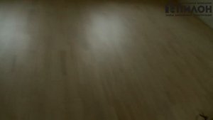 Полы из безсучковой массивной доски.