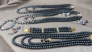 Про королев и черный жемчуг