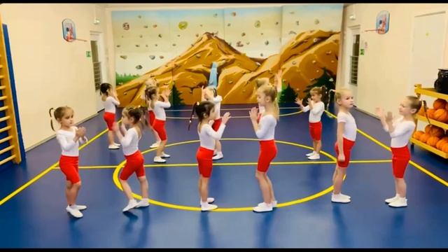 Студия ритмической гимнастики "Грация". Старшая группа. Танец "В каждом маленьком ребёнке". смотреть онлайн