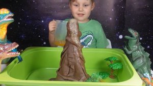 ►Извержение вулкана Опыты с детьми Artificial volcano and dinos. Tests and experiments for children