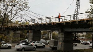 Во Владивостоке рухнула часть железнодорожного моста