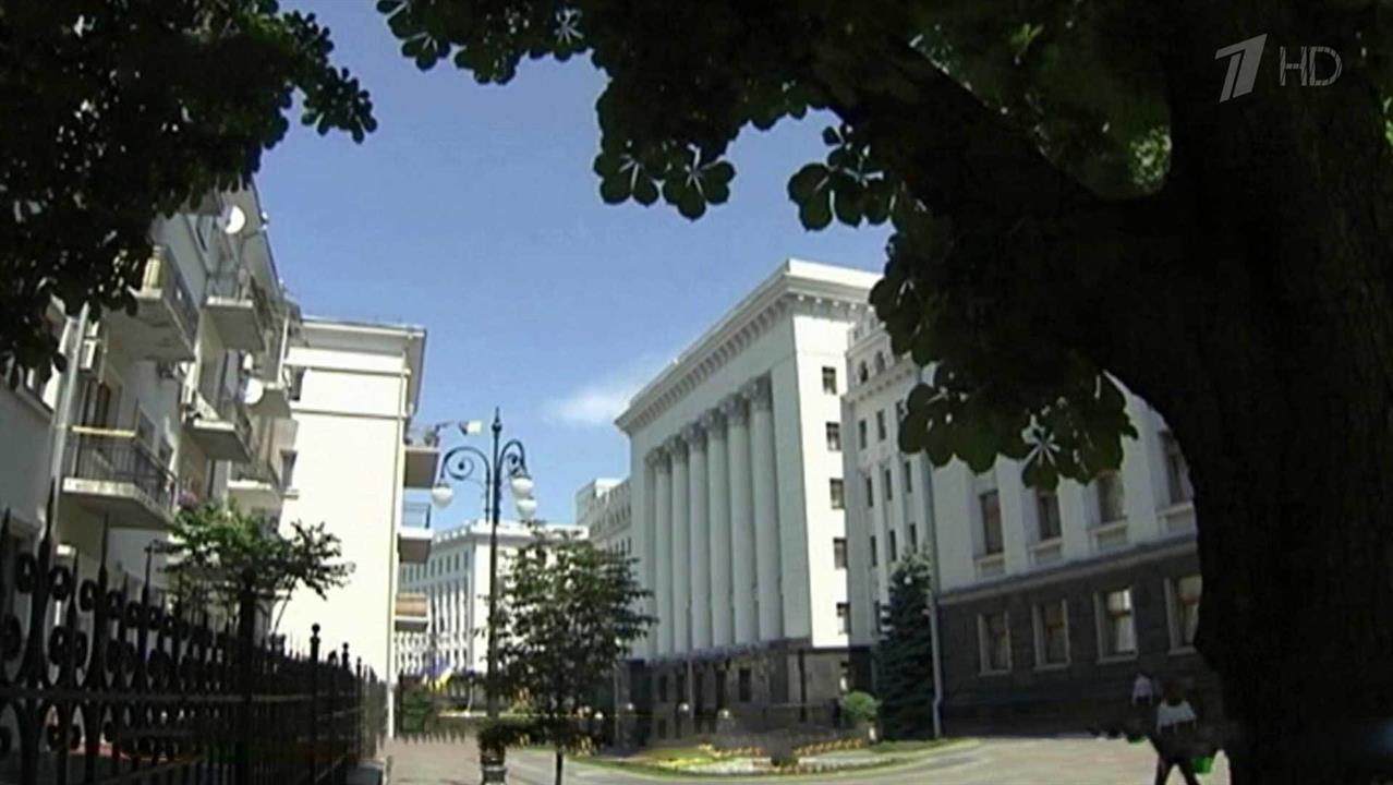 Владимиру Зеленскому Петр Порошенко напомнил туриста в египетском отеле
