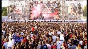 enrique-iglesias-et-nadiya-tired-of-being-sorry-f-te-de-la-musique-21-_(VIDEOMIN.NET).mp4