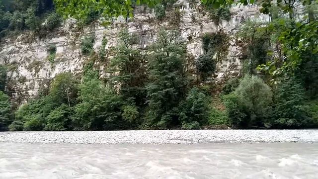 Река Мзымта. Ахтырское ущелье. смотреть онлайн