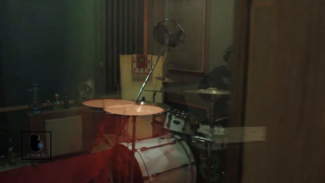 Electropop / Recording Drums with only 4 Mics Without EQ