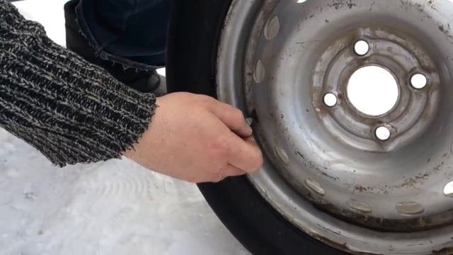 Качаем безкамерку без насоса за 5 секунд.