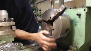 Вот, что можно сделать из поломанного центровочного сверла