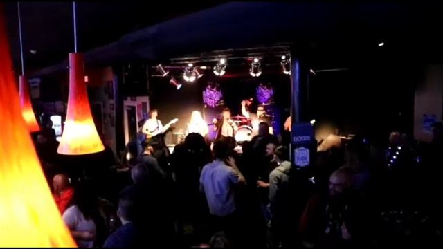 BoomBox all 80's Band covers "Sweet Dreams" смотреть онлайн