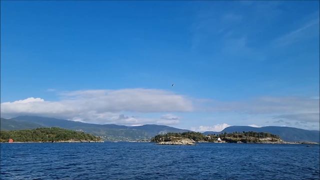 "Flying Birds" by Bård Kvale. Now with Fender Stratocaster. смотреть онлайн